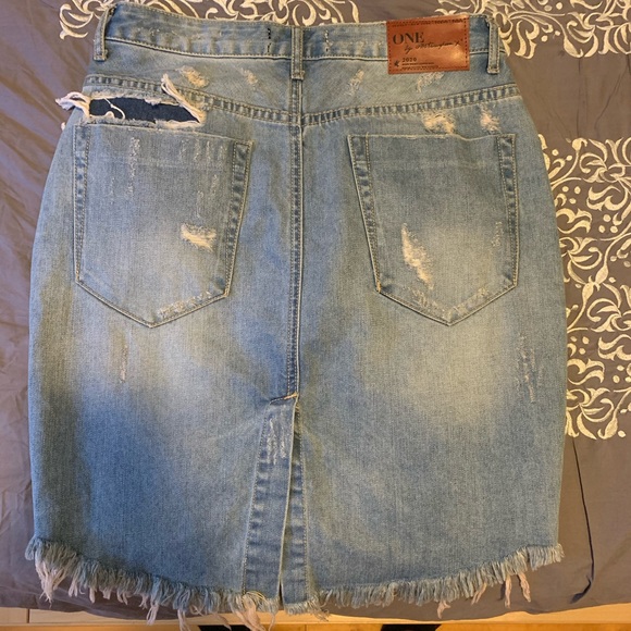 One teaspoon skirt - Picture 2 of 5